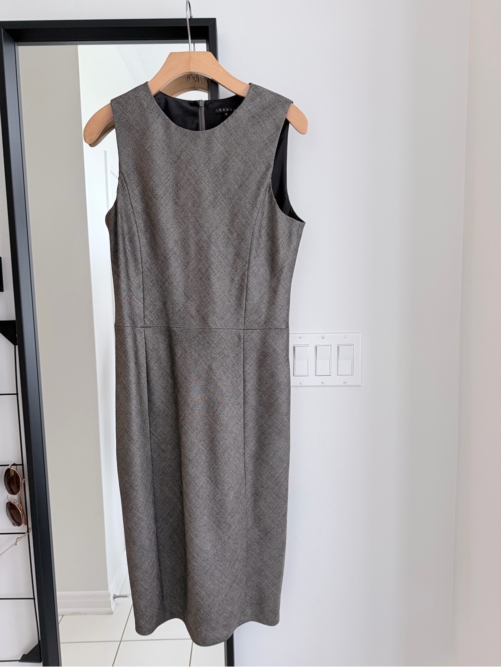 Theory Grey Wool Blend Tailored Sheath Dress Size 8
